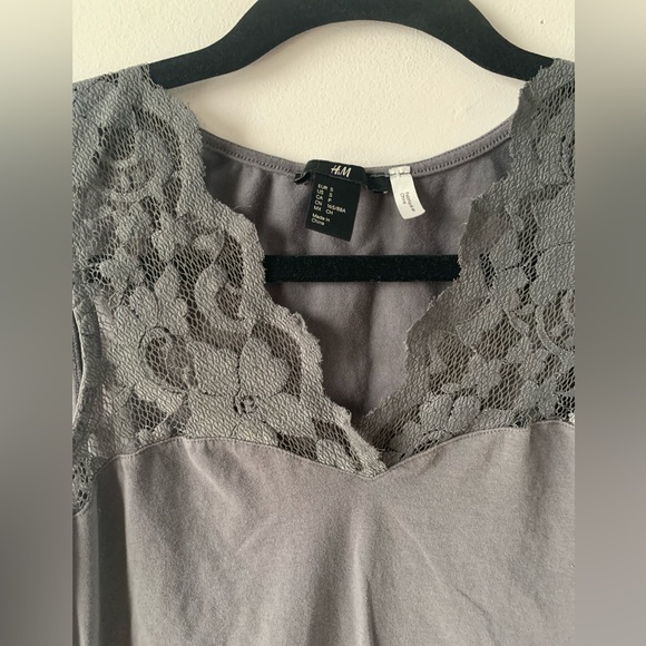 Lot of 2 super cute H&M tops - Picture 4 of 12